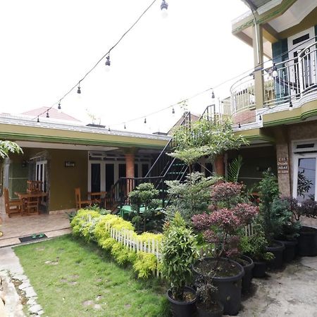 Waroeng Transit & Depary Homestay Binjai Bagian luar foto