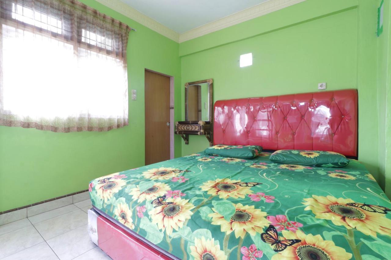 Waroeng Transit & Depary Homestay Binjai Bagian luar foto